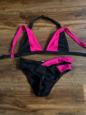 VENUS Black and Hot Pink Triangle Bikini Set